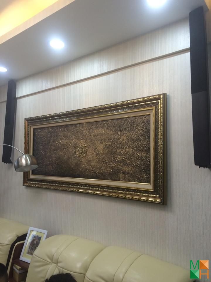 thi-cong-giay-dan-tuong-phong-khach (3)